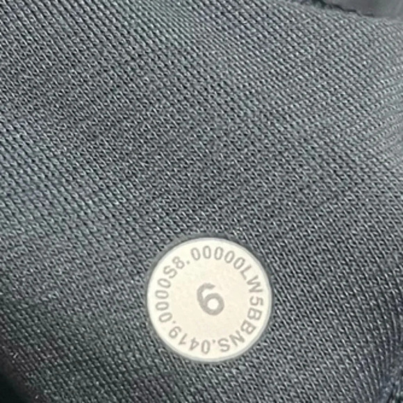 Lululemon zoned in tights size 6 - Picture 3 of 3